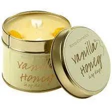 Bomb Cosmetics Illatgyertya fém dobozban Vanilla Honey