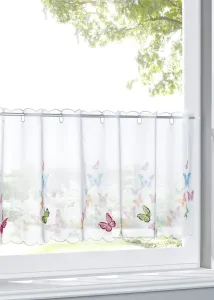 Ablaktábla függöny pillangó hímzéssel
