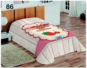 Szürke ágytakaró eper mintával Szélesség: 155 cm Hossz: 220 cm #1054820