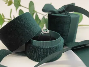 JK Box Smaragdzöld színű ajándékdoboz gyűrűre szalaggal LTR-3/P/A19