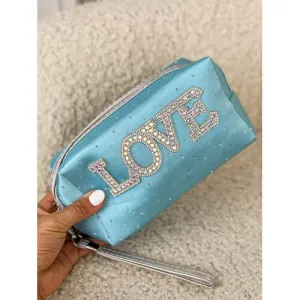 Kövekkel díszített táska LOVE szín: blue