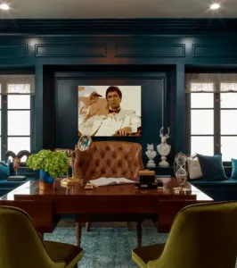 Legnagyobb maffiózók a vásznon Scarface - Tony Montana szivarozik (MAFIA Pop Art vászonkép)