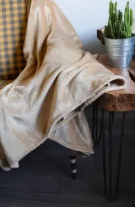 Modern meleg bézs színű takaró finom csillogással Szélesség: 200 cm | Hossz: 220 cm