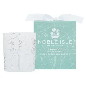 Noble Isle Illatgyertya Pinewood 200 g
