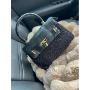 Női teddy táska AMELIA méret:  szín: black